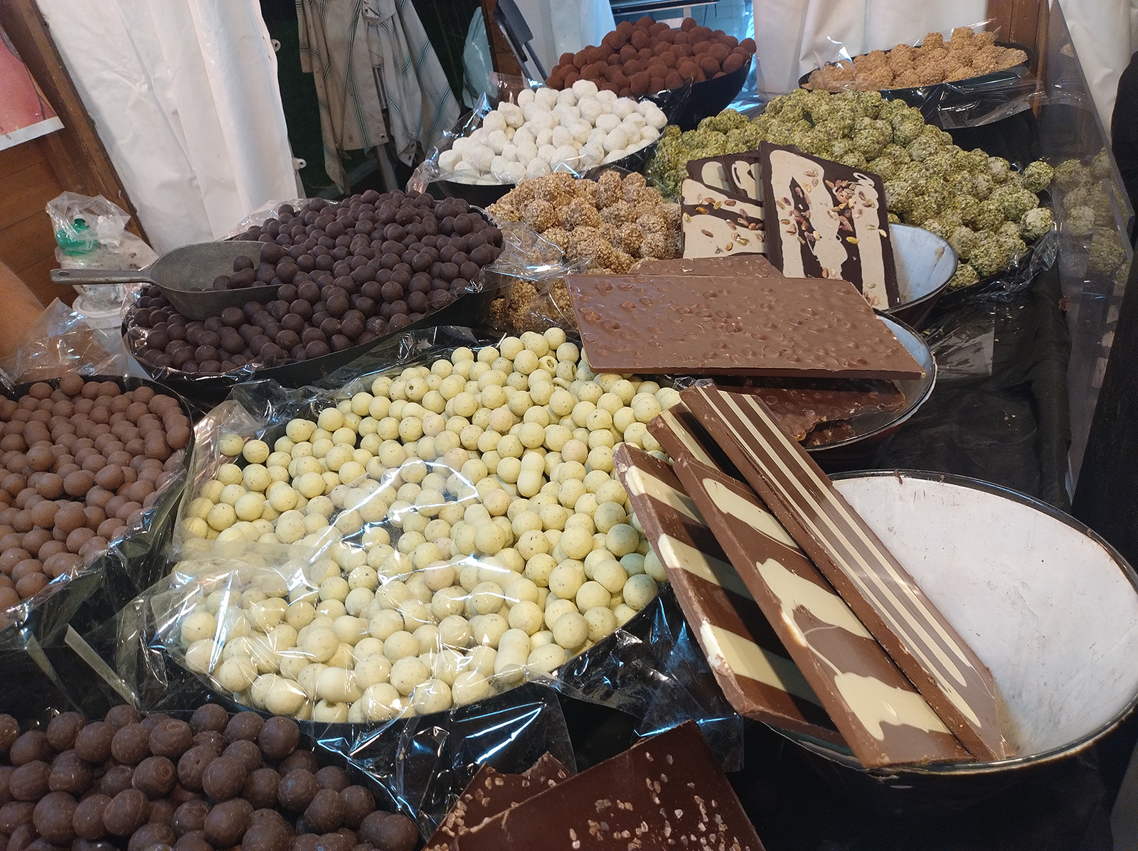 Chocoland Napoli: oggi il taglio del nastro in piazza Municipio