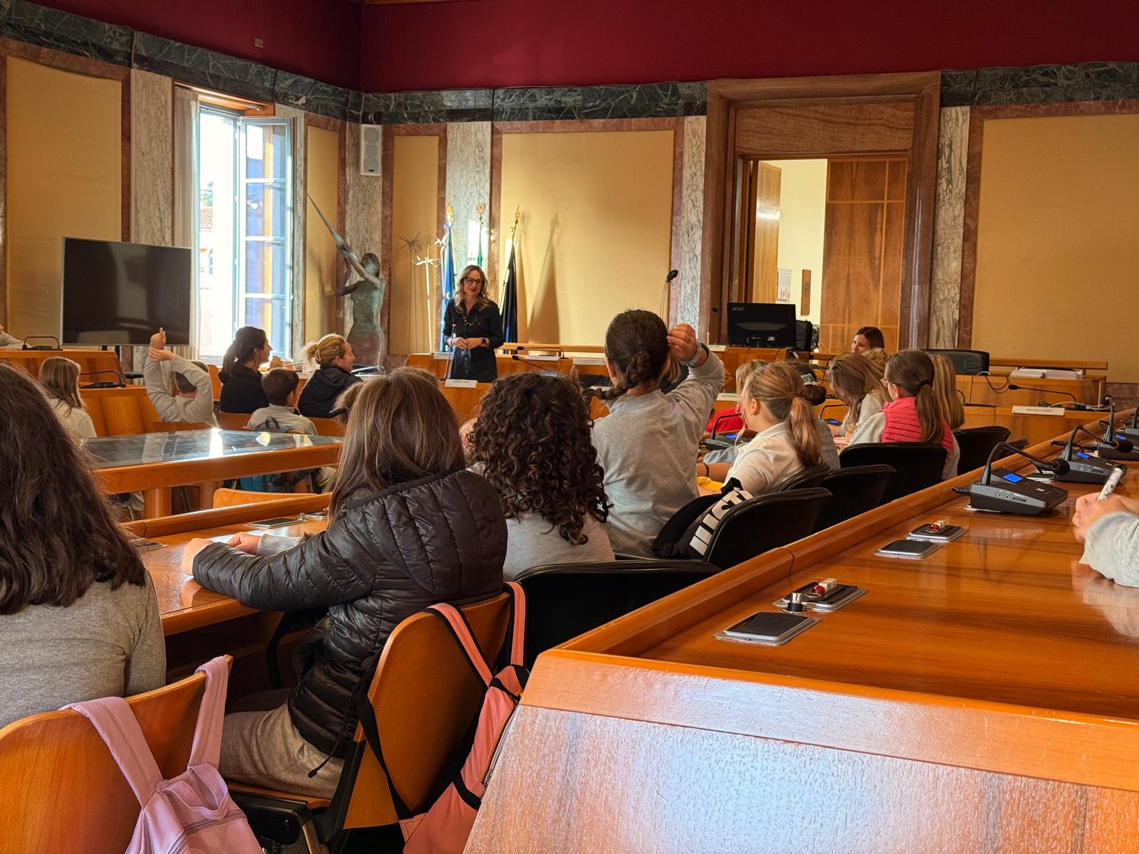 Scuola: assessore Censi incontra alunni V Da Vinci-Rodari